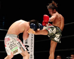 宮本選手と激しい攻防が繰り広げられた （写真提供:格闘技サイト「e-Fight」）